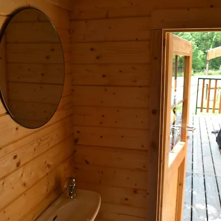 Chalet Tiny Parada